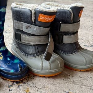 Cat and Jack toddler snow boots size 8